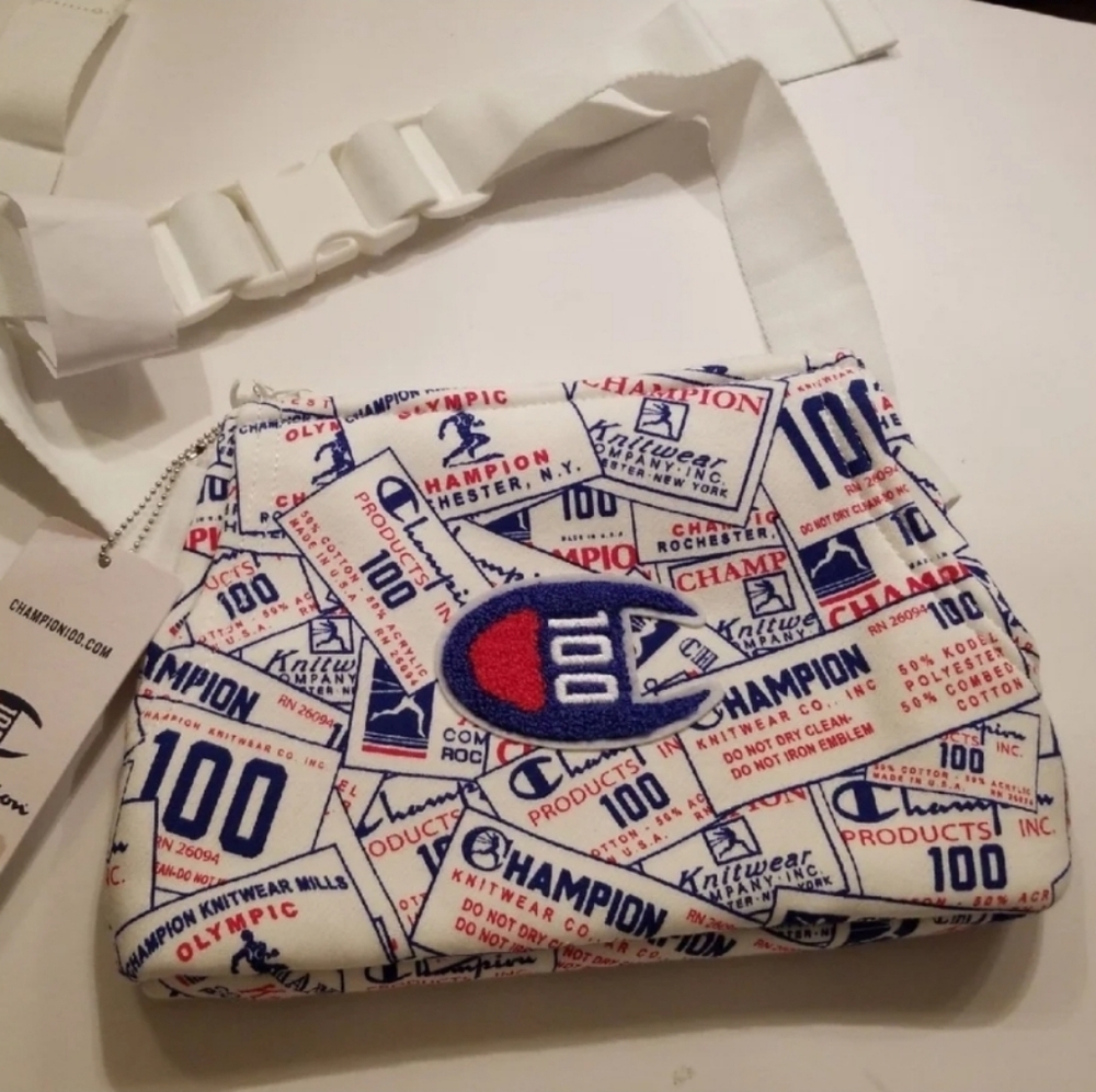 Champion Unisex Pocket Pack